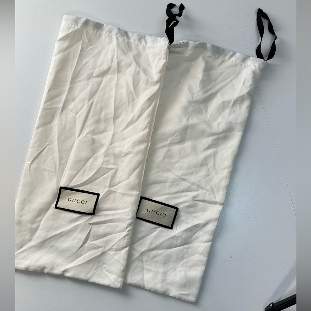 Gucci shoe bags. Color: Cream